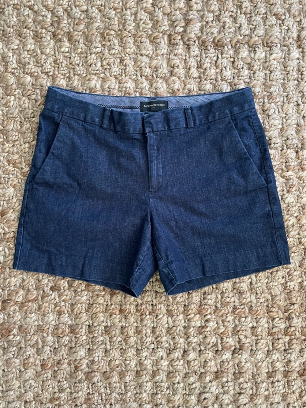 Banana Republic Tailored Trouser Shorts Dark Wash Stretch Mid Rise Size 8 - Picture 2 of 6